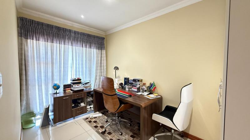 5 Bedroom Property for Sale in Blue Valley Golf Estate Gauteng