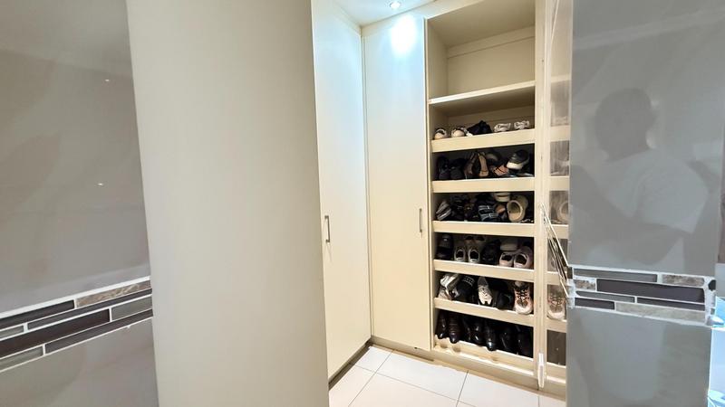 5 Bedroom Property for Sale in Blue Valley Golf Estate Gauteng