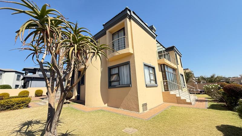 5 Bedroom Property for Sale in Blue Valley Golf Estate Gauteng