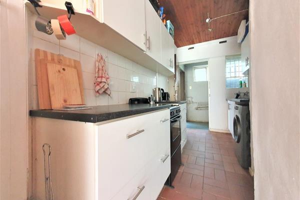 To Let 1 Bedroom Property for Rent in Linden Gauteng