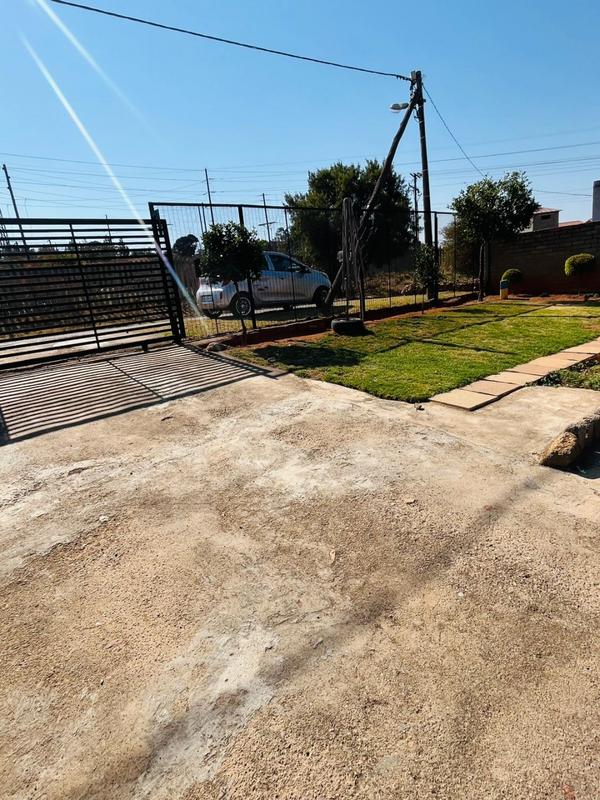 2 Bedroom Property for Sale in Cosmo City Gauteng