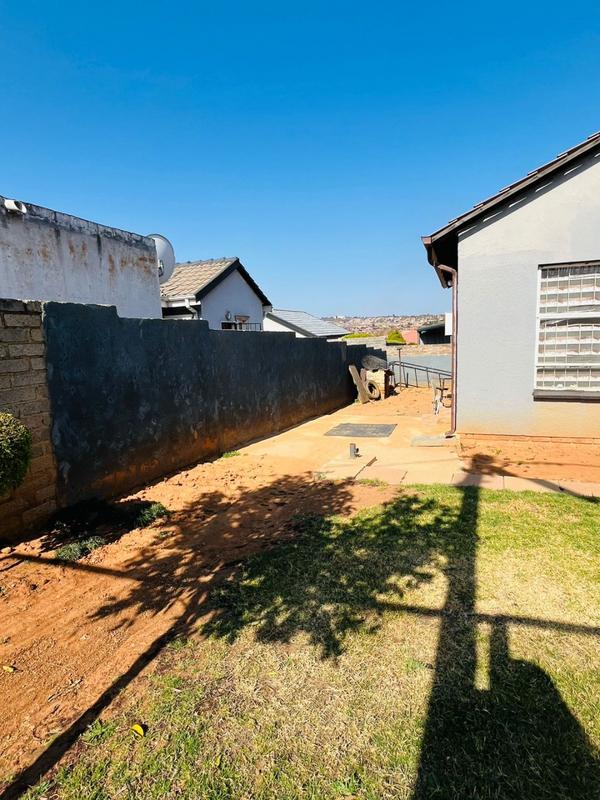 2 Bedroom Property for Sale in Cosmo City Gauteng