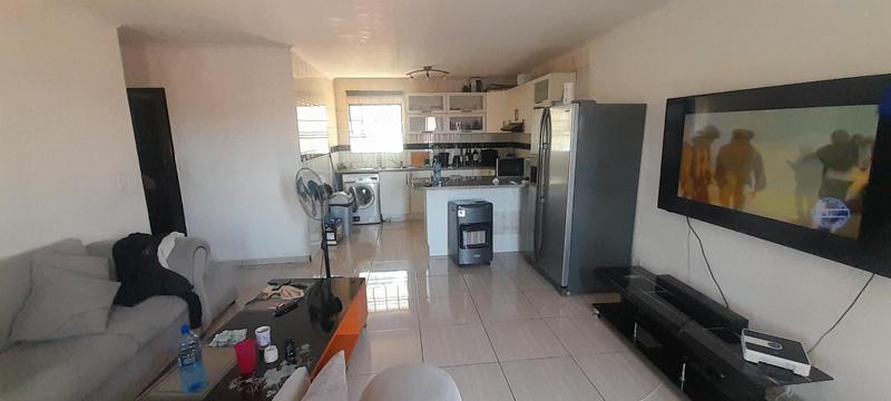 2 Bedroom Property for Sale in Vorna Valley Gauteng