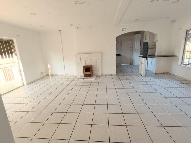 7 Bedroom Property for Sale in Discovery Gauteng