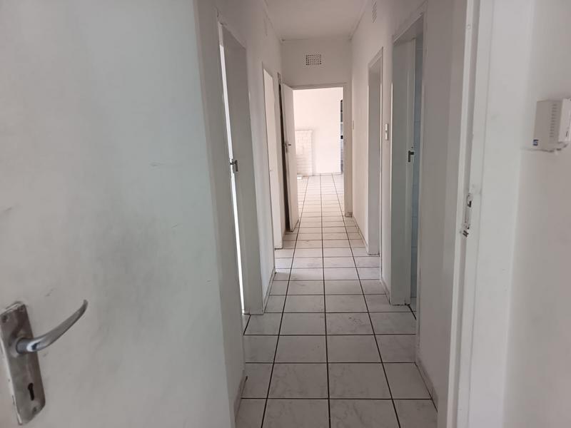 7 Bedroom Property for Sale in Discovery Gauteng
