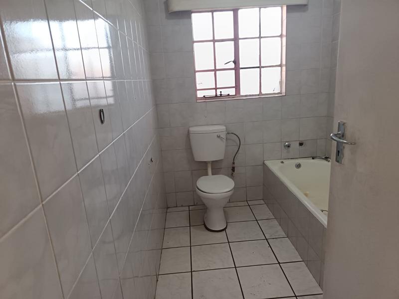 7 Bedroom Property for Sale in Discovery Gauteng