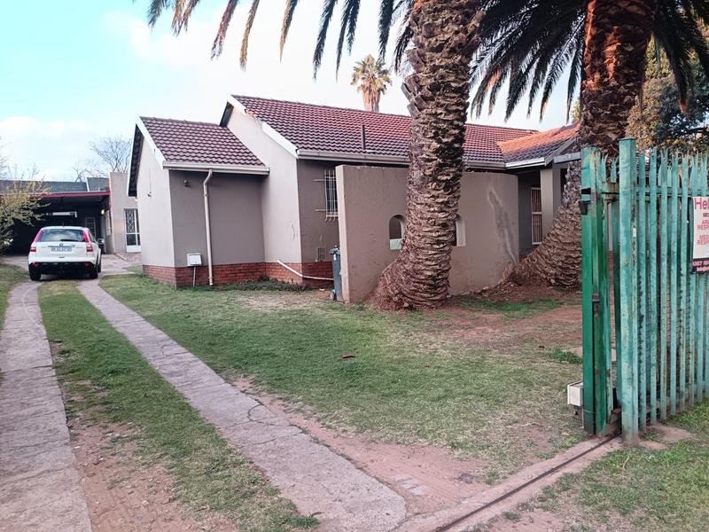 7 Bedroom Property for Sale in Discovery Gauteng