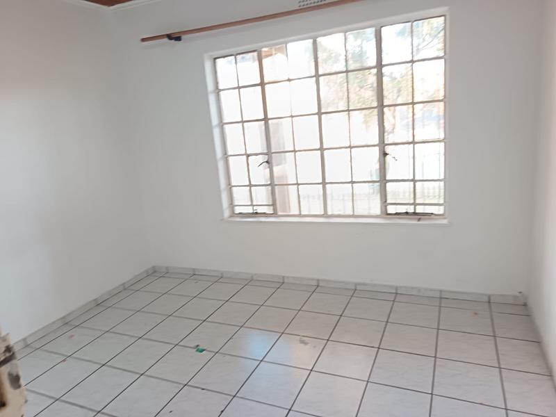 7 Bedroom Property for Sale in Discovery Gauteng
