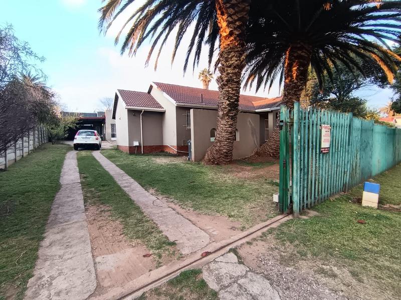 7 Bedroom Property for Sale in Discovery Gauteng