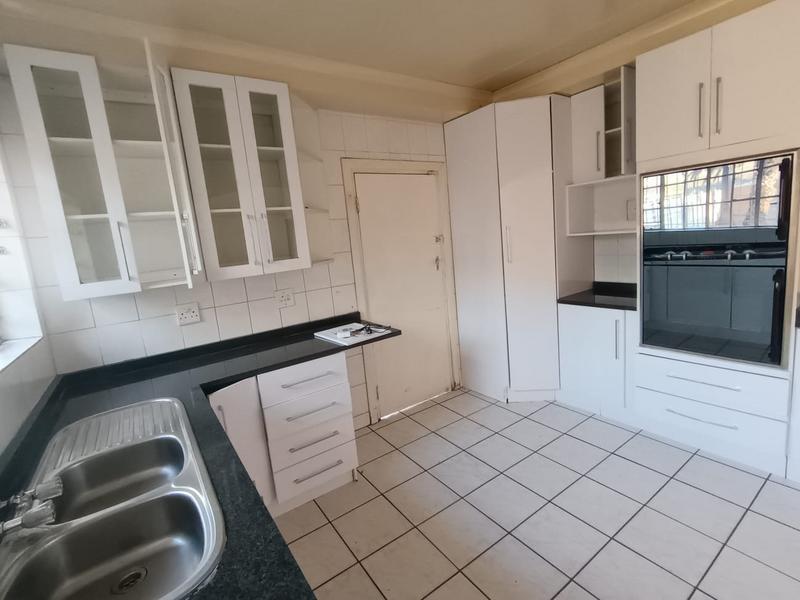 7 Bedroom Property for Sale in Discovery Gauteng