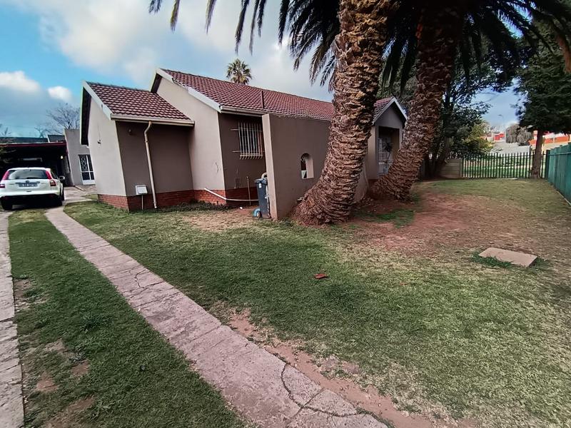 7 Bedroom Property for Sale in Discovery Gauteng