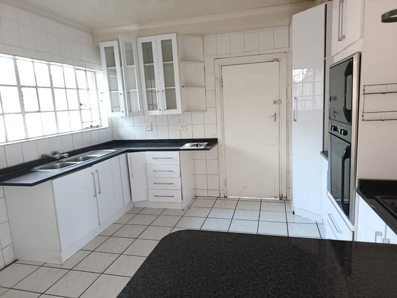 7 Bedroom Property for Sale in Discovery Gauteng