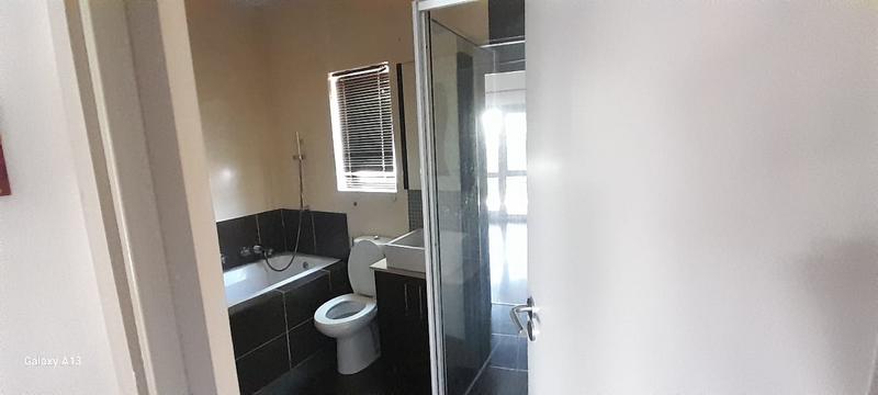 1 Bedroom Property for Sale in Fourways Gauteng