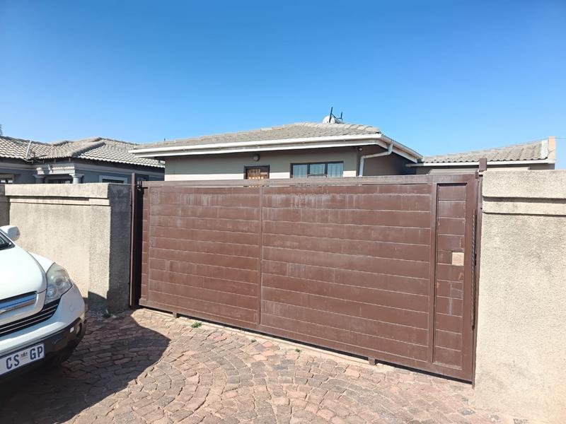 3 Bedroom Property for Sale in Cloverdene Gauteng