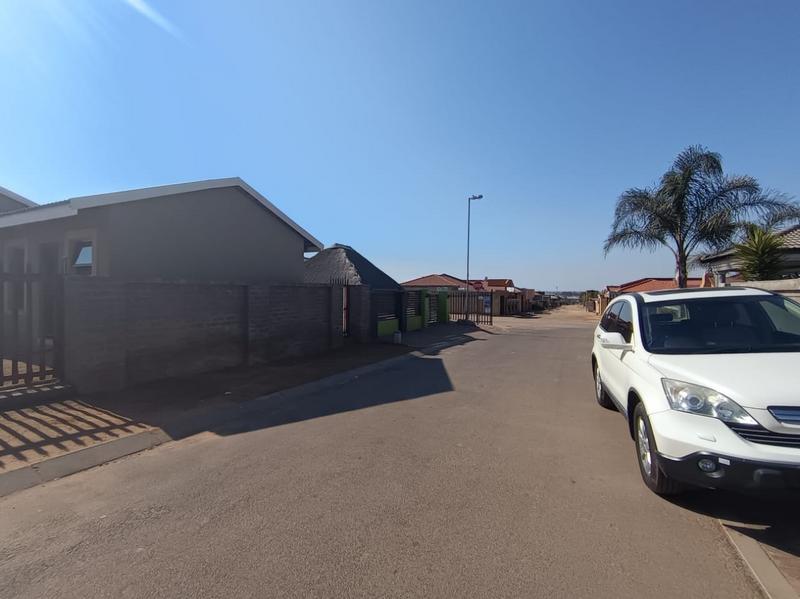 3 Bedroom Property for Sale in Cloverdene Gauteng