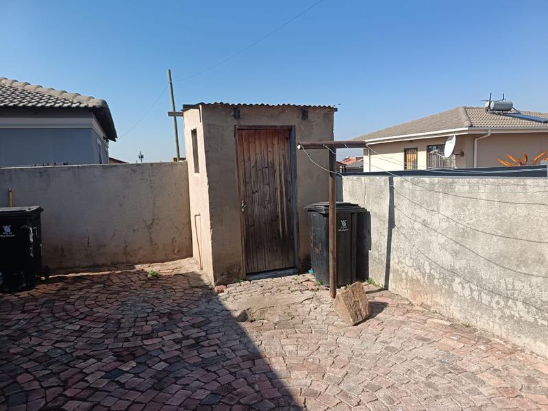 3 Bedroom Property for Sale in Cloverdene Gauteng