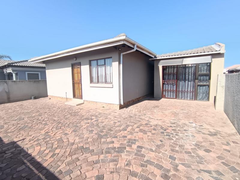3 Bedroom Property for Sale in Cloverdene Gauteng
