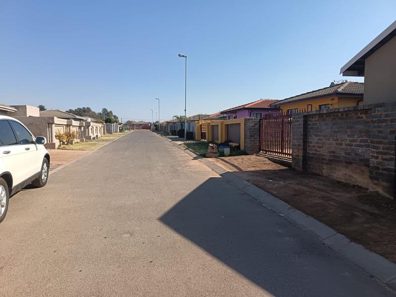 3 Bedroom Property for Sale in Cloverdene Gauteng