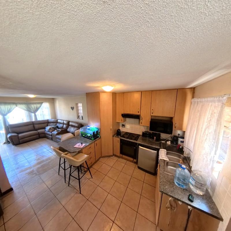 2 Bedroom Property for Sale in Birchleigh Gauteng