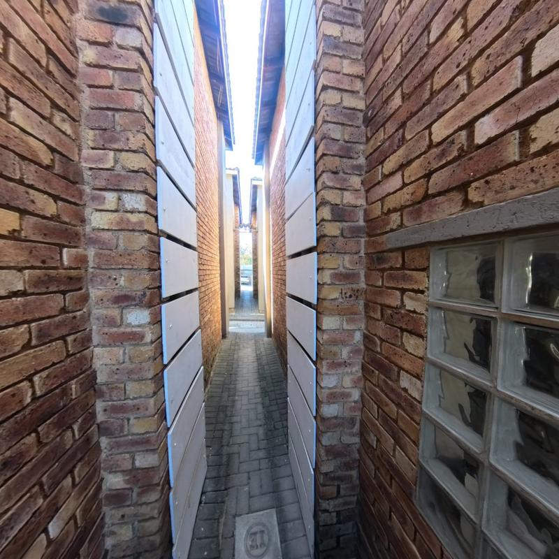 2 Bedroom Property for Sale in Birchleigh Gauteng