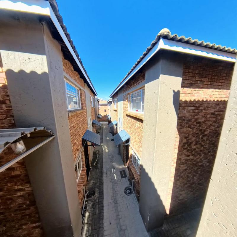 2 Bedroom Property for Sale in Birchleigh Gauteng