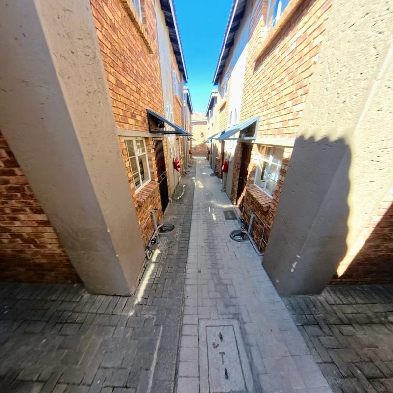 2 Bedroom Property for Sale in Birchleigh Gauteng