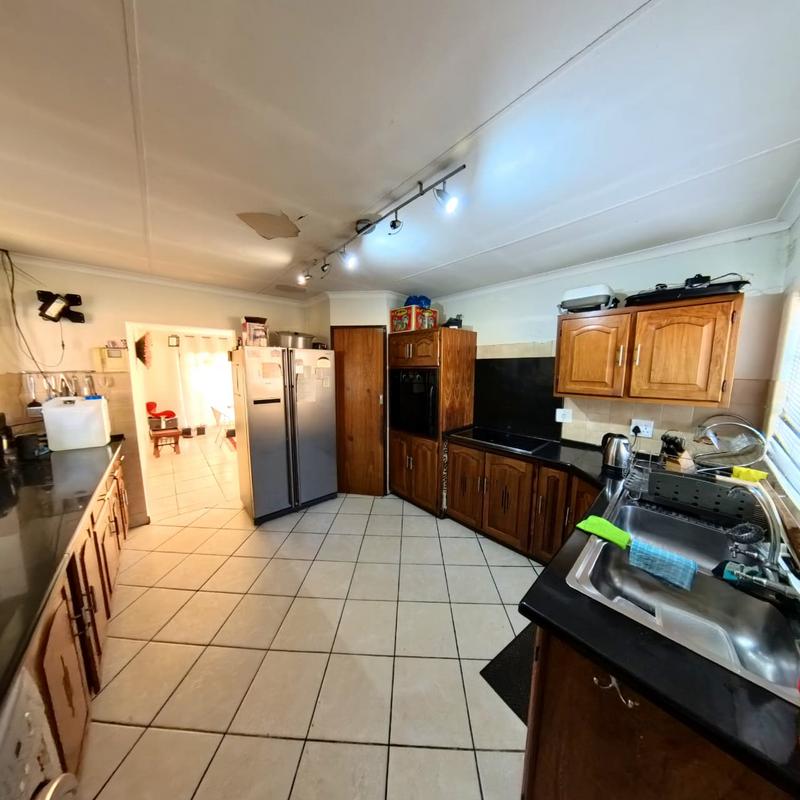 4 Bedroom Property for Sale in Glen Austin Gauteng
