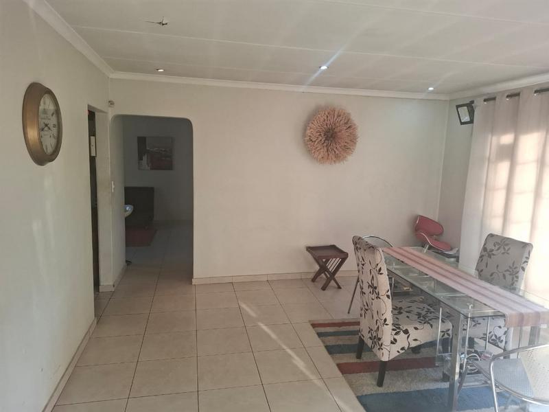 4 Bedroom Property for Sale in Glen Austin Gauteng