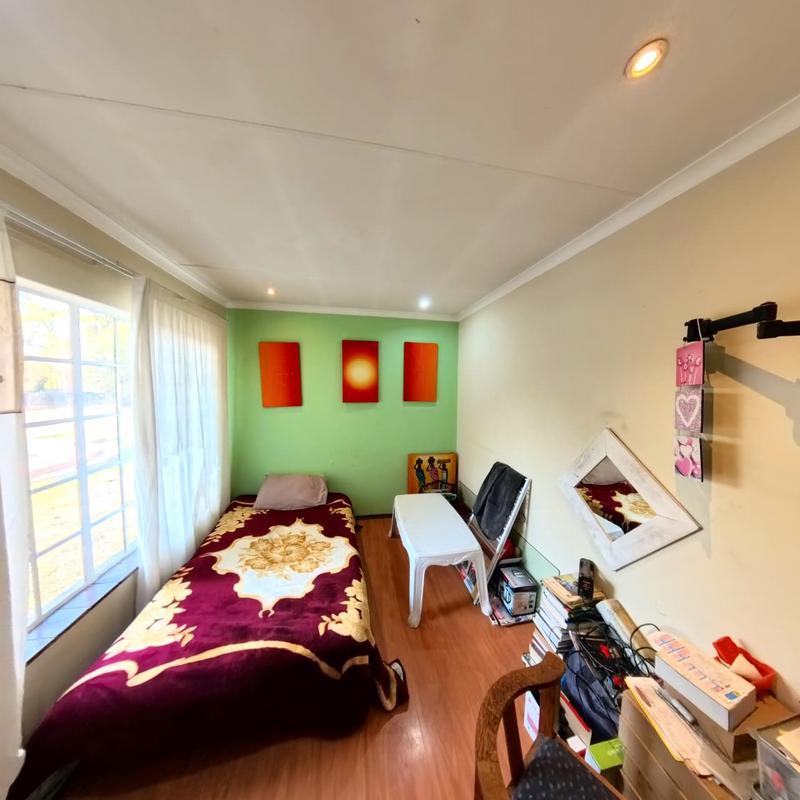 4 Bedroom Property for Sale in Glen Austin Gauteng