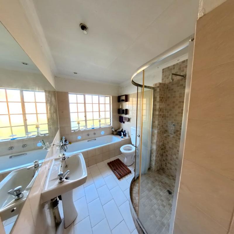 4 Bedroom Property for Sale in Glen Austin Gauteng