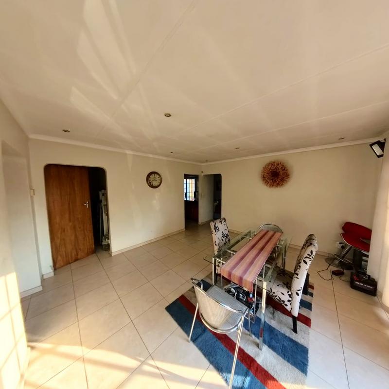 4 Bedroom Property for Sale in Glen Austin Gauteng