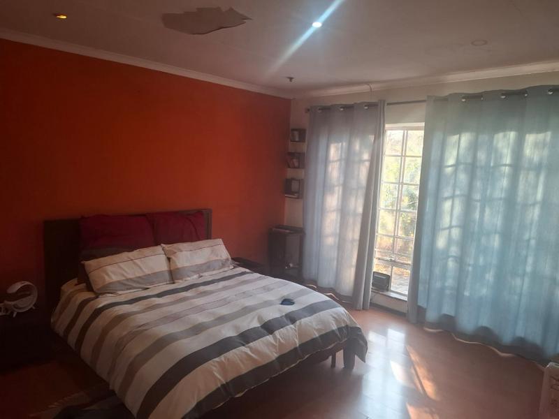 4 Bedroom Property for Sale in Glen Austin Gauteng