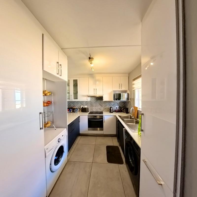 3 Bedroom Property for Sale in Noordwyk Gauteng