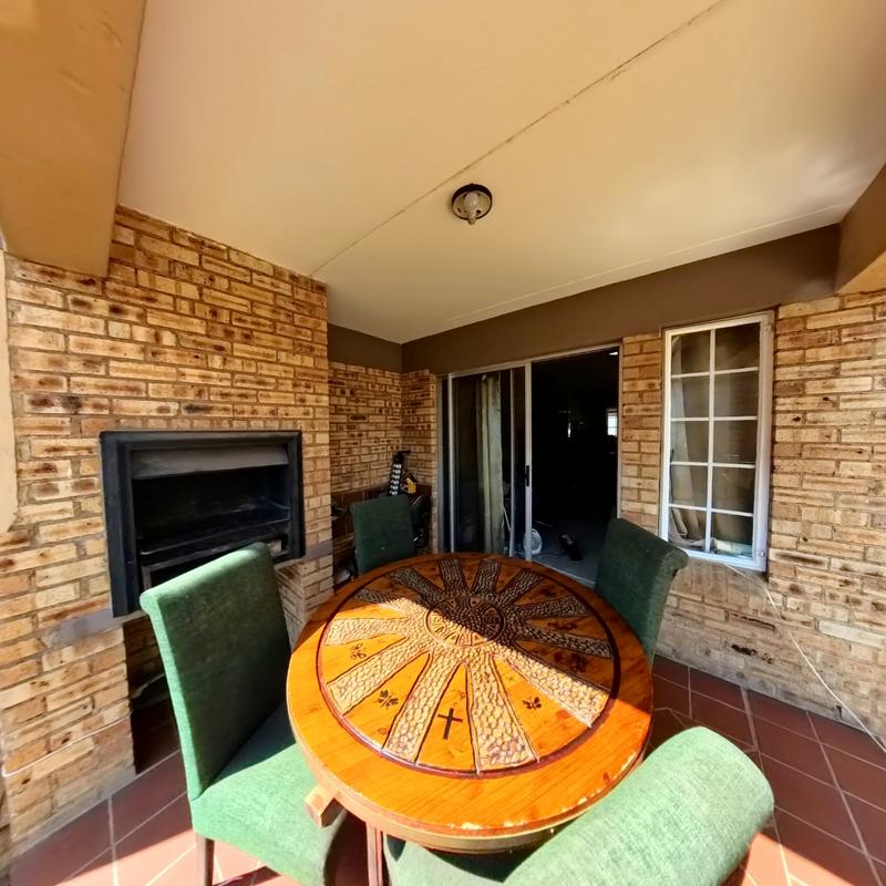 3 Bedroom Property for Sale in Noordwyk Gauteng