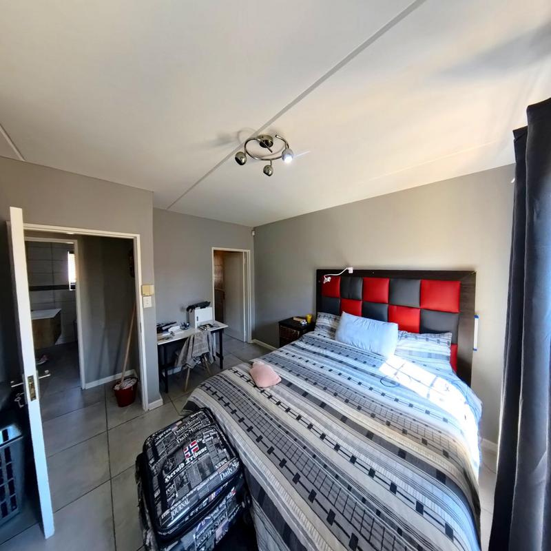 3 Bedroom Property for Sale in Noordwyk Gauteng