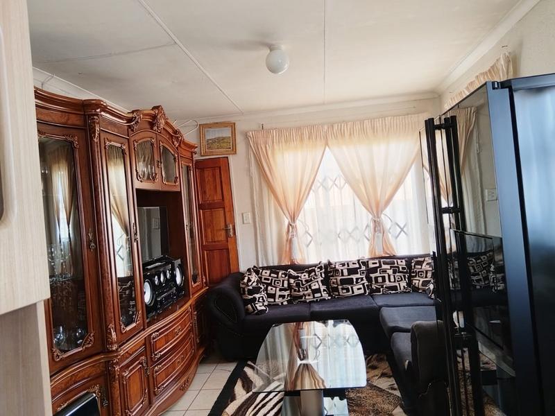 2 Bedroom Property for Sale in Protea Glen Gauteng