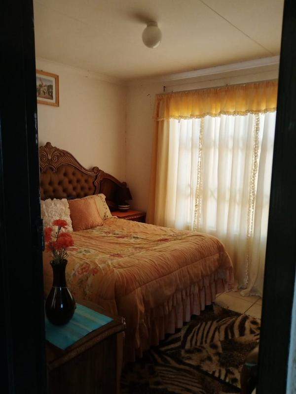 2 Bedroom Property for Sale in Protea Glen Gauteng