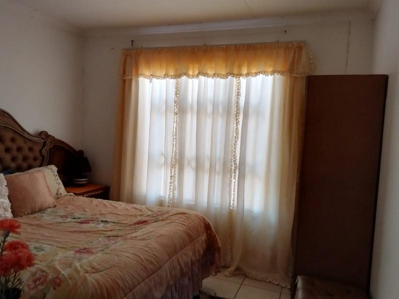 2 Bedroom Property for Sale in Protea Glen Gauteng