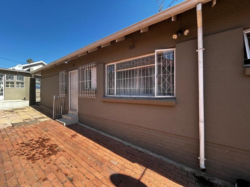 8 Bedroom Property for Sale in Orange Grove Gauteng