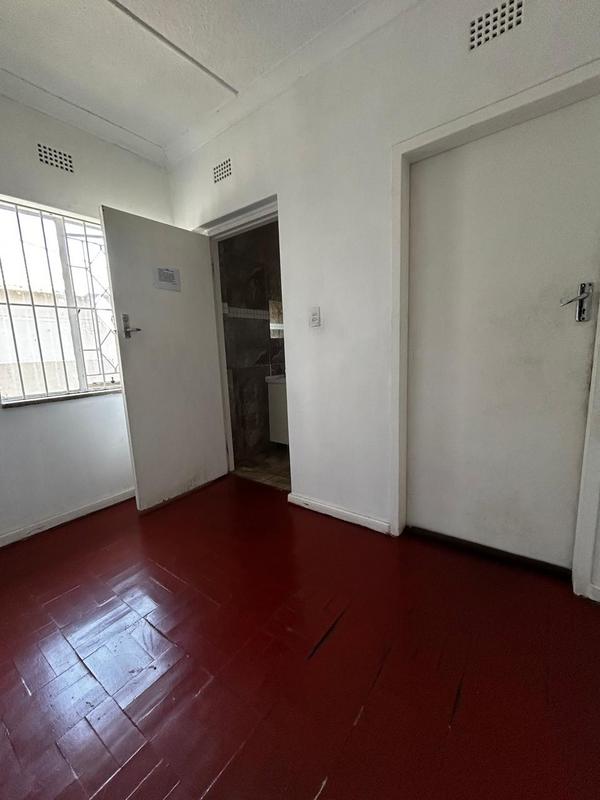8 Bedroom Property for Sale in Orange Grove Gauteng