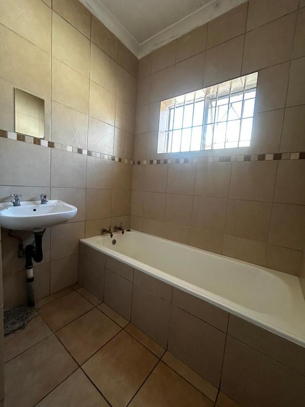 8 Bedroom Property for Sale in Orange Grove Gauteng