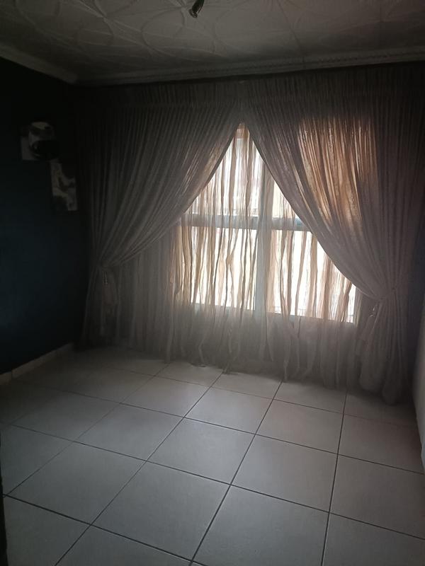 2 Bedroom Property for Sale in Meredale Gauteng