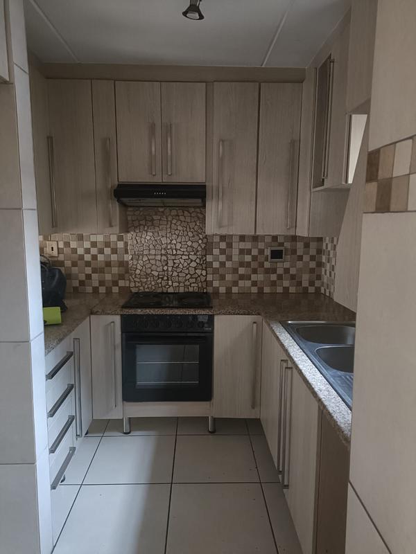 2 Bedroom Property for Sale in Meredale Gauteng