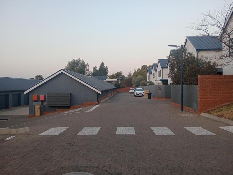 3 Bedroom Property for Sale in Pinehaven Gauteng