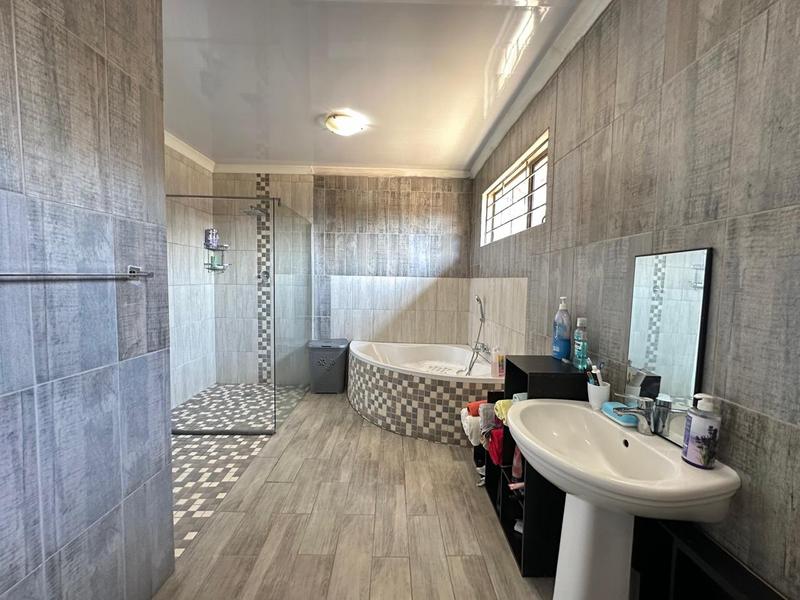 5 Bedroom Property for Sale in Rynfield Gauteng