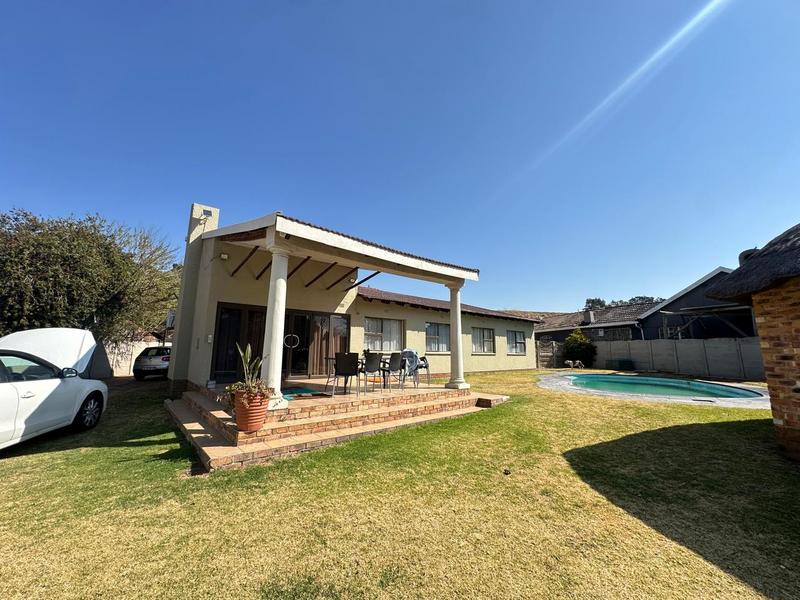 5 Bedroom Property for Sale in Rynfield Gauteng