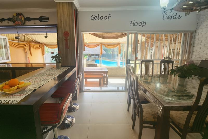 5 Bedroom Property for Sale in Waterkloof Glen Gauteng