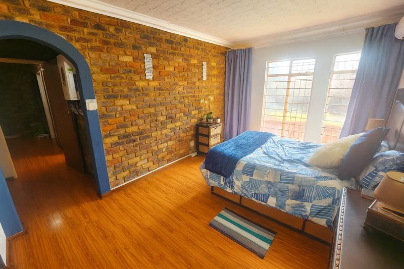 5 Bedroom Property for Sale in Waterkloof Glen Gauteng