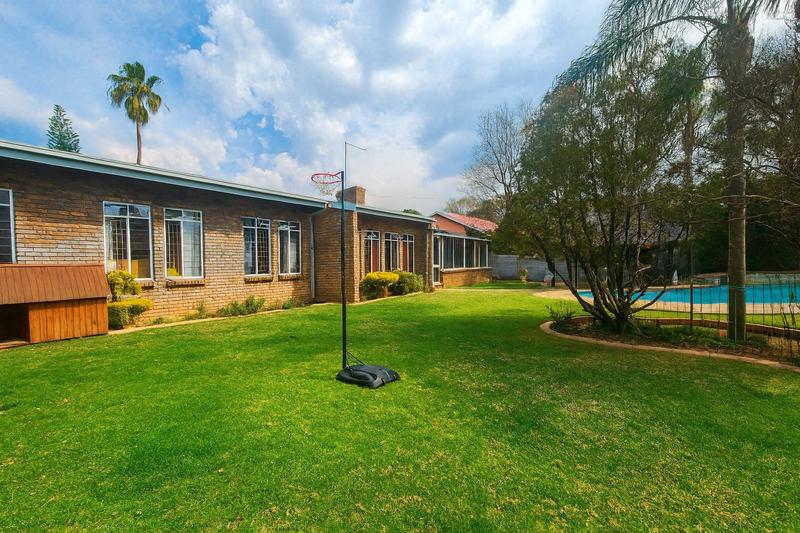 5 Bedroom Property for Sale in Waterkloof Glen Gauteng