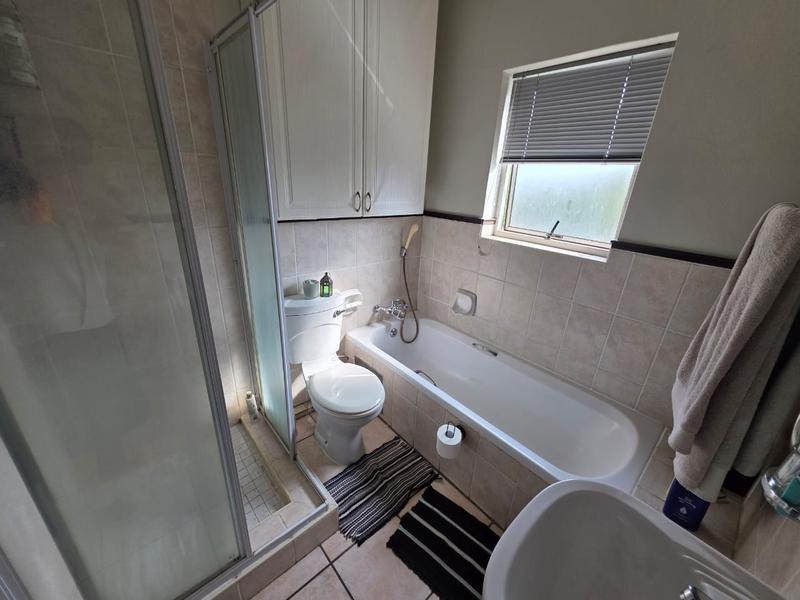 2 Bedroom Property for Sale in Sunninghill Gauteng